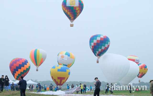 The first time holding a hot air balloon festival in Hanoi: A rare opportunity to see the city from above - Photo 1.