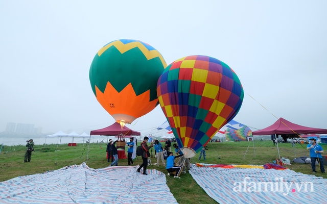 The first time holding a hot air balloon festival in Hanoi: A rare opportunity to see the city from above - Photo 2.