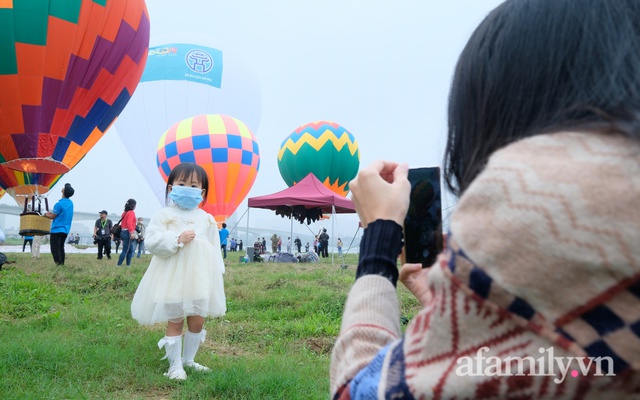 Lần đầu tiên tổ chức lễ hội khinh khí cầu tại Hà Nội: Cơ hội hiếm có để ngắm nhìn thành phố từ trên cao - Ảnh 11.