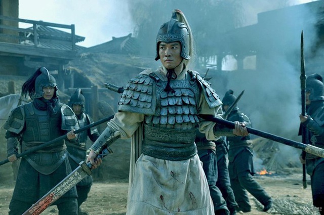 Why does Zhao Yun have Cao Cao's sword in his hand?  - Photo 4.