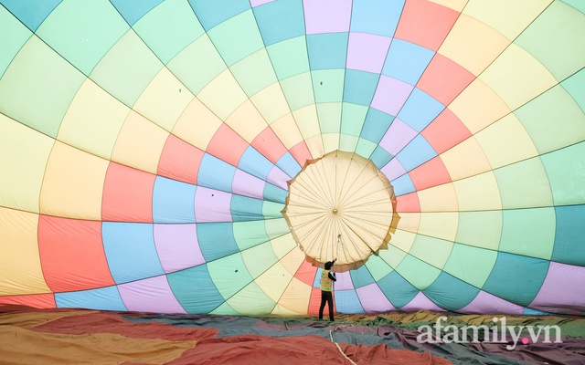 The first time holding a hot air balloon festival in Hanoi: A rare opportunity to see the city from above - Photo 3.