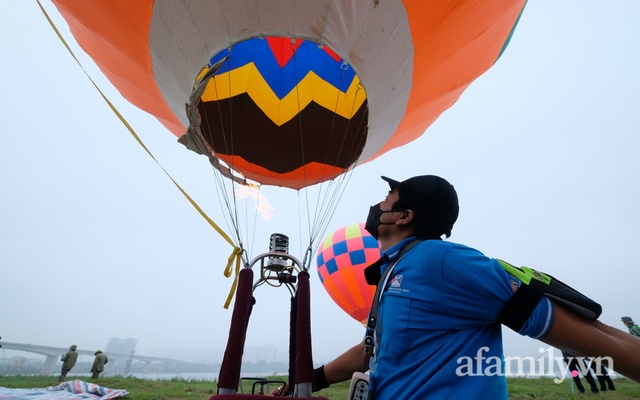 The first time holding a hot air balloon festival in Hanoi: A rare opportunity to see the city from above - Photo 7.