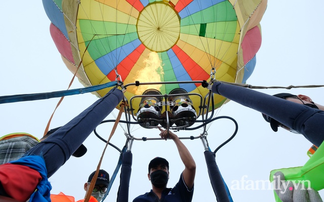 The first time holding a hot air balloon festival in Hanoi: A rare opportunity to see the city from above - Photo 9.