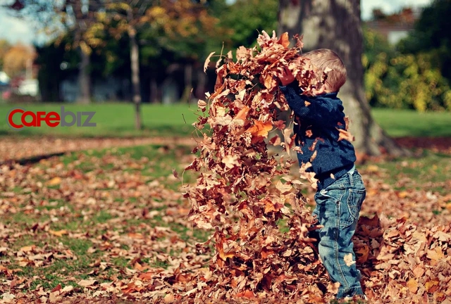 Khi một đứa trẻ có 3 hành vi làm phiền này, chính là lúc chúng đang phát triển sự thông minh của mình, dù có phiền cỡ nào cũng xin các bậc cha mẹ cố nhẫn nại - Ảnh 1.