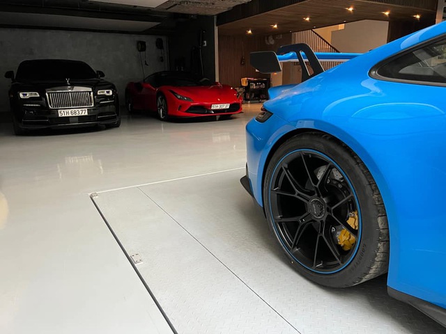 Siêu xe Porsche ông Đặng Lê Nguyên Vũ mới tậu: Soán ngôi Cường đô la, có điểm giống VF9 - Ảnh 3. Siêu xe Porsche ông Đặng Lê Nguyên Vũ mới tậu: Soán ngôi Cường đô la, có điểm giống VF9 - Ảnh 3.