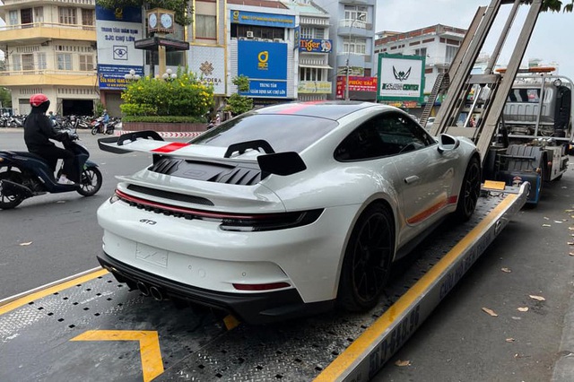 Siêu xe Porsche ông Đặng Lê Nguyên Vũ mới tậu: Soán ngôi Cường đô la, có điểm giống VF9 - Ảnh 4.