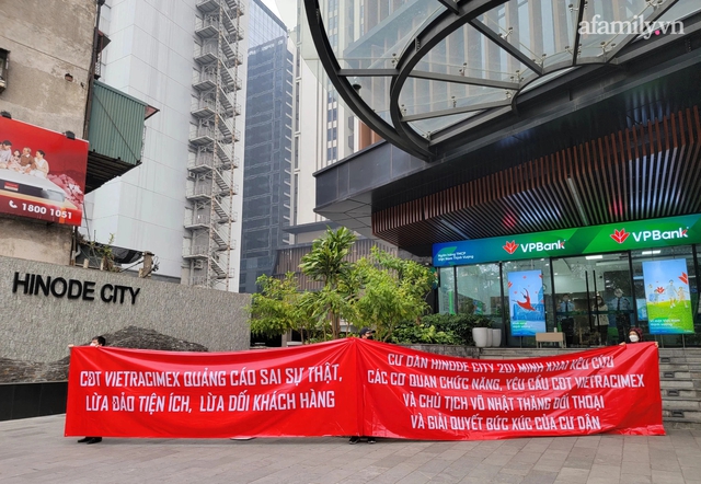 Hà Nội: Cư dân chung cư Hinode Minh Khai căng băng rôn phản đối chủ đầu tư quảng cáo sai sự thật, chậm trễ làm thủ tục cấp sổ hồng - Ảnh 5.