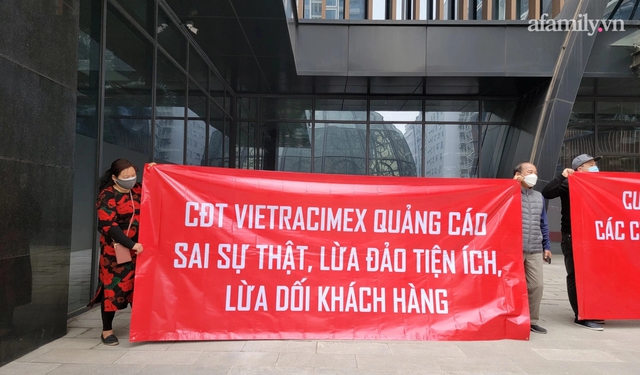 Hà Nội: Cư dân chung cư Hinode Minh Khai căng băng rôn phản đối chủ đầu tư quảng cáo sai sự thật, chậm trễ làm thủ tục cấp sổ hồng - Ảnh 8.