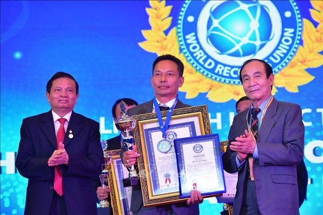  Đại gia Việt dát vàng SJC lên cây mai, dàn mai vàng bạc tỷ bất ngờ đạt kỷ lục thế giới - Ảnh 8.
