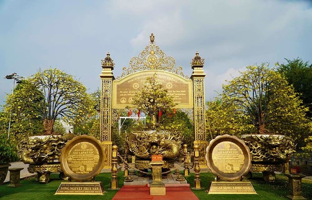  Đại gia Việt dát vàng SJC lên cây mai, dàn mai vàng bạc tỷ bất ngờ đạt kỷ lục thế giới - Ảnh 9.