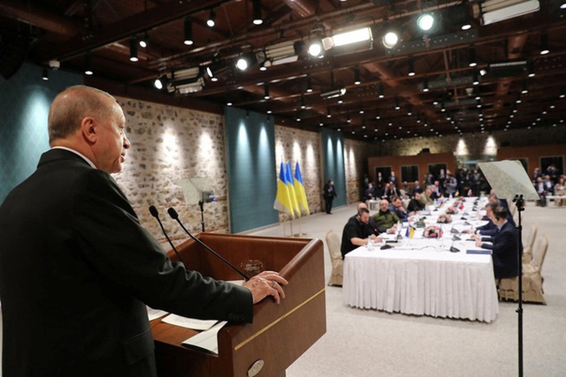  Ukraine đưa ra các đề xuất đáng chú ý trong hòa đàm, đồng rúp Nga tăng giá - Ảnh 1.