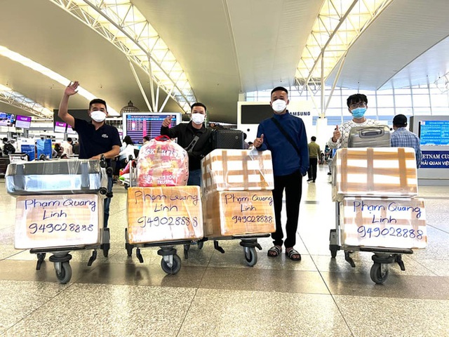 Quang Linh Vlogs lên đường trở lại Châu Phi, tiết lộ mang theo 4 thùng chất đầy một thứ để giúp đỡ tiếp cho người dân - Ảnh 3.