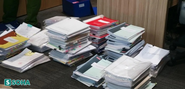  Xuyên đêm khám nhà, trụ sở FLC của Trịnh Văn Quyết, cảnh sát thu nhiều thùng tài liệu - Ảnh 7.