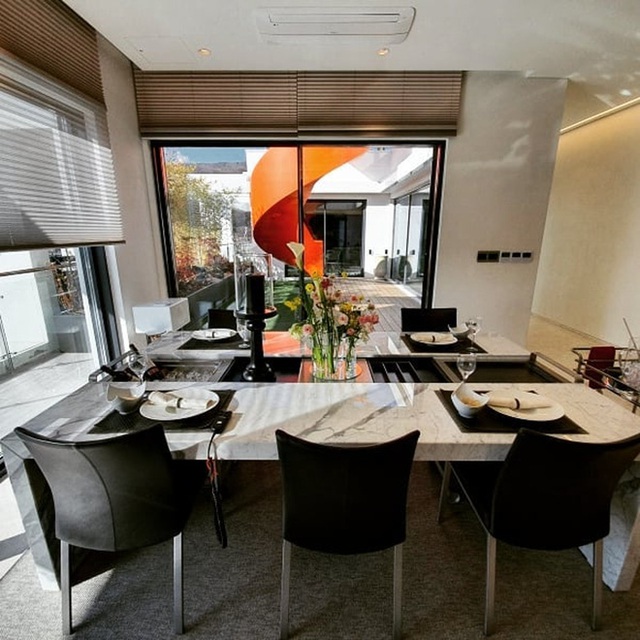 Mục sở thị căn penthouse 100 tỷ lộng lẫy Hyun Bin tậu mừng tân hôn: Không hổ danh tài phiệt bất động sản yêu chiều vợ! - Ảnh 14. Mục sở thị căn penthouse 100 tỷ lộng lẫy Hyun Bin tậu mừng tân hôn: Không hổ danh tài phiệt bất động sản yêu chiều vợ! - Ảnh 14.