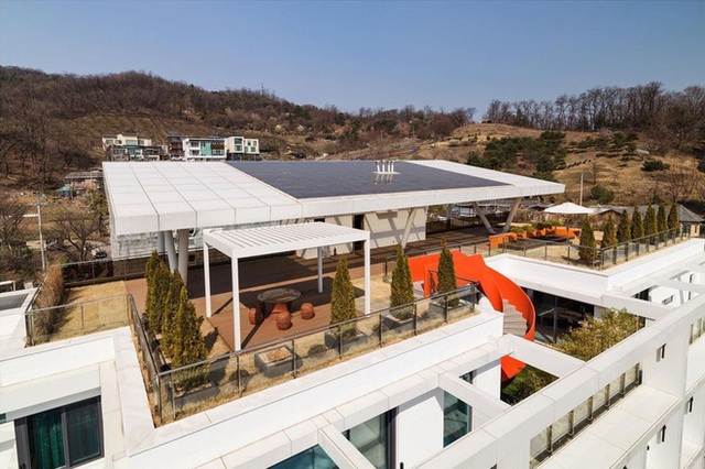 Mục sở thị căn penthouse 100 tỷ lộng lẫy Hyun Bin tậu mừng tân hôn: Không hổ danh tài phiệt bất động sản yêu chiều vợ! - Ảnh 4. Mục sở thị căn penthouse 100 tỷ lộng lẫy Hyun Bin tậu mừng tân hôn: Không hổ danh tài phiệt bất động sản yêu chiều vợ! - Ảnh 4.