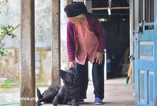 Ngày 8/3 gặp cụ bà 108 tuổi sống bên chú chó mực, nhiều khi buồn lại trèo tường thoăn thoắt đi chơi - Ảnh 5.