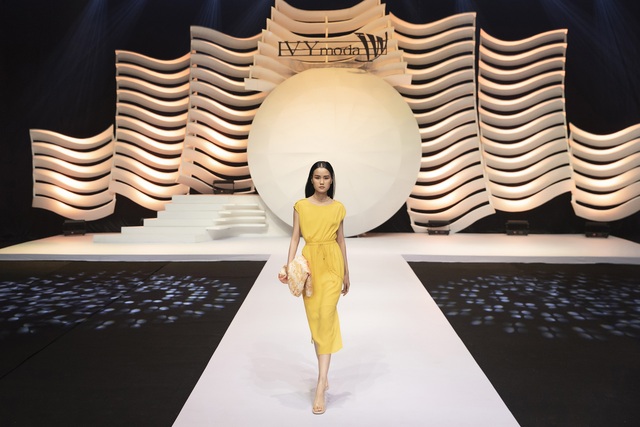 Digital show of IVY moda: 'Dream of sunshine' intact spirit and excitement of the runway - Photo 3.