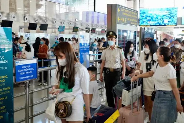 Noi Bai Airport, Hanoi Railway Station welcomed a record high number of passengers on the occasion of Hung King's death anniversary - Photo 3.