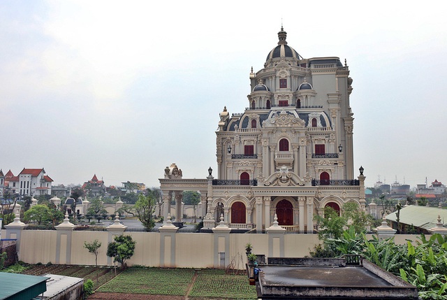 Làng tỷ phú ở Nam Định: Đi vài bước là gặp dinh thự, lâu đài tráng lệ chỉ thấy trong phim - Ảnh 3.