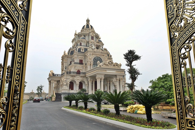 Làng tỷ phú ở Nam Định: Đi vài bước là gặp dinh thự, lâu đài tráng lệ chỉ thấy trong phim - Ảnh 4.
