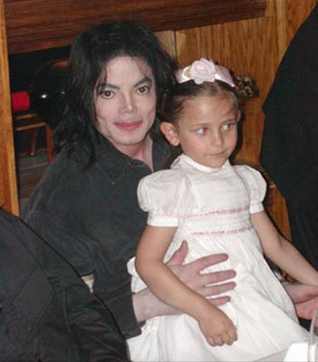 Michael Jackson's daughter's tragic life after her father's death: Living on a mountain of inheritance money but piled up with trauma and events - Photo 2.