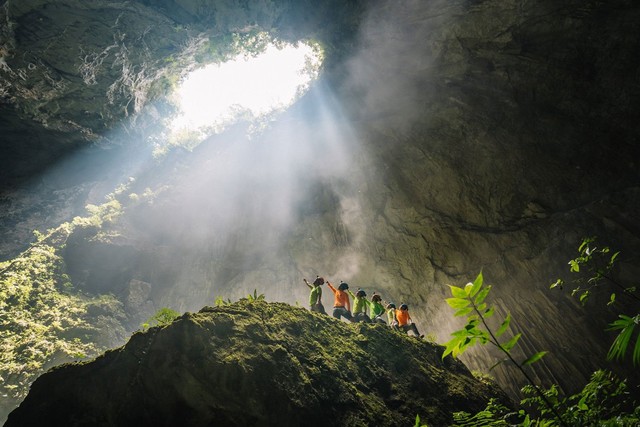 Close-up of the world's largest cave exploration tour in Vietnam: Sell out tickets all year in advance, must have abundant physical strength and it is important to have….  money - Photo 7.