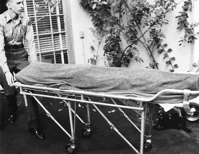  Điều ít biết về cuộc khám nghiệm tử thi quả bom sex Marilyn Monroe: Người bảo tự chết, kẻ tuyên bố bị chết, 20 năm sau vẫn bị đem ra điều tra - Ảnh 11.