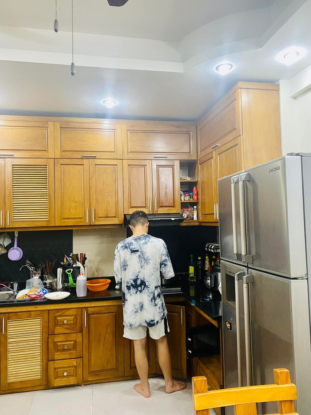 MC Thảo Vân khoe được cậu con trai dù đang thương tích đầy mình nhưng vẫn làm cho mẹ một điều khiến nhiều người ao ước - Ảnh 2. MC Thảo Vân khoe được cậu con trai dù đang thương tích đầy mình nhưng vẫn làm cho mẹ một điều khiến nhiều người ao ước - Ảnh 2.