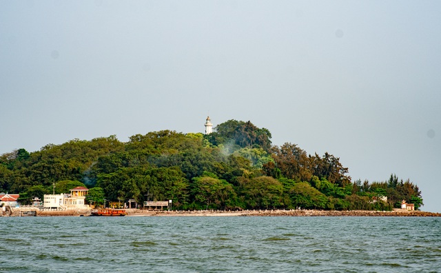 Khám phá đảo bé hạt tiêu có hải đăng cổ nhất Việt Nam, 124 năm vững vàng trước sóng gió - Ảnh 14.