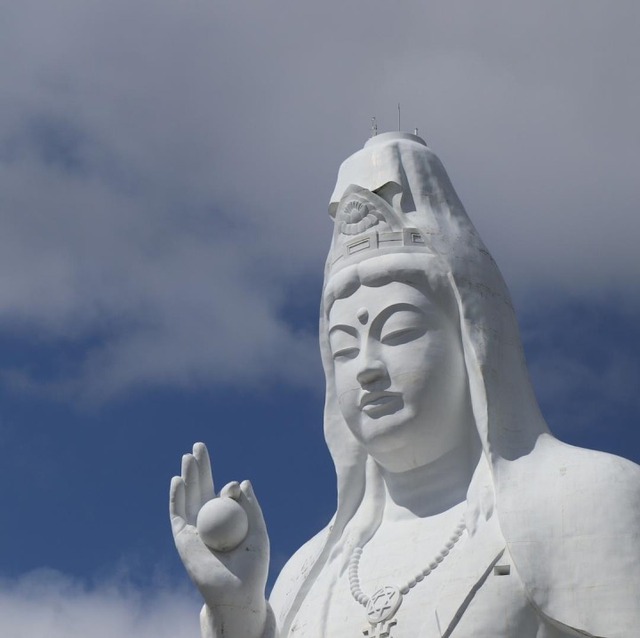 Đến thăm nơi có tượng Phật Bà Quan Âm khổng lồ, đứng từ góc nào của thành phố cũng nhìn thấy cảnh tượng kỳ ảo như Bồ Tát hiển linh - Ảnh 7.