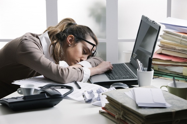 The profession of sitting at a desk is not only pink: Office workers are tired of work, pressured by the war between factions, even every day they wear something, they still have a headache - Photo 3.