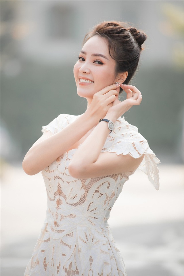 Học vấn dàn BTV Chuyển động 24h: Toàn tốt nghiệp trường đỉnh, người từng nhận học bổng toàn phần Thạc sĩ, người biết 5 thứ tiếng - Ảnh 3. Học vấn dàn BTV Chuyển động 24h: Toàn tốt nghiệp trường đỉnh, người từng nhận học bổng toàn phần Thạc sĩ, người biết 5 thứ tiếng - Ảnh 3.
