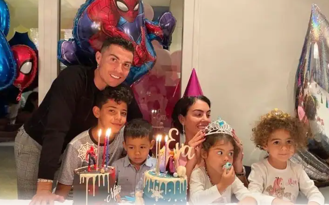 Gia đình Ronaldo
