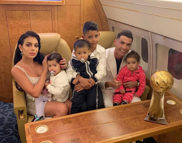 Cristiano Ronaldo: 'Hay miles de millones de dólares, pero lo más importante para mí sigue siendo la familia' - Foto 3.