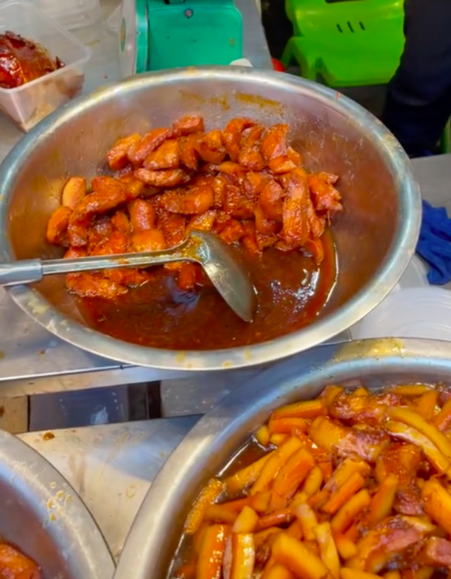   Controversy over 300k braised fish in Hanoi's 