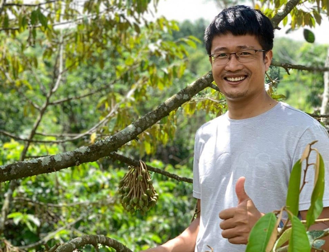 20 years old in 10th grade, from a pharmacy guard, a young Ha Tinh became the owner of 74 essential oil shops after 10 years - Photo 1.