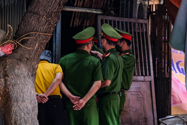 Vụ cháy ở Kim Liên: Công an bác thông tin phóng hỏa gây xôn xao; 7 nạn nhân cùng chạy lên tầng 2 nhưng chỉ 2 người kịp thoát - Ảnh 5.