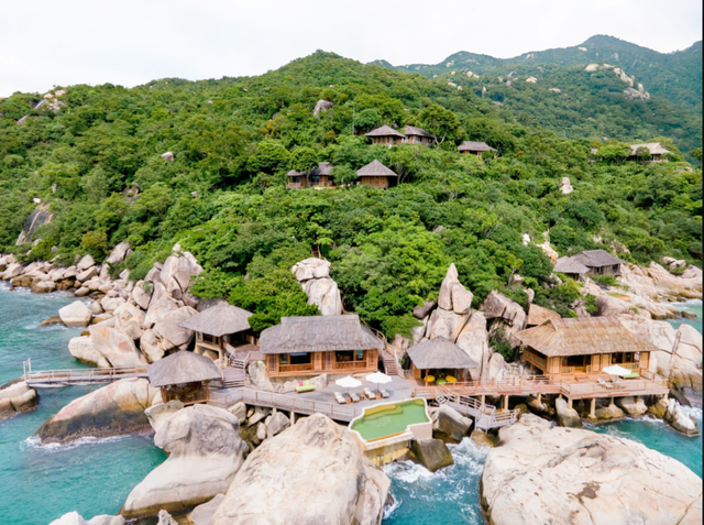 Even money can't buy it: 2 of the 3 most luxurious resorts in Vietnam are fully booked for the 30/4 ceremony, the remaining places cost up to 50 million VND/night - Photo 5.