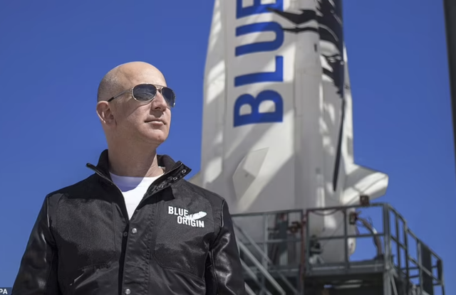  Đế chế 1.400 tỷ USD nhưng không được Jeff Bezos coi trọng, cuối cùng chỉ xếp sau giấc mộng vũ trụ và ‘tiểu tam nóng bỏng’ - Ảnh 4.