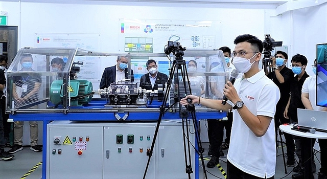 Bosch Việt Nam hỗ trợ nâng cao trải nghiệm học tập cho sinh viên ngành ô tô - Ảnh 1.