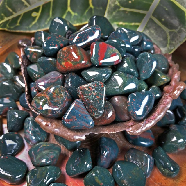 Đá Huyết Rồng: Loại đá phong thủy cổ xưa giúp thu hút sự giàu có, đưa bạn thoát khỏi những cảm xúc tiêu cực - Ảnh 6.