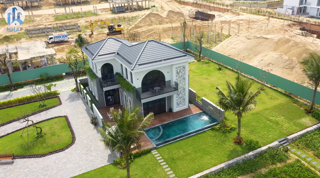 Lộ diện từng góc villa 50 tỷ trong khu siêu biệt thự Tuấn Hưng mua tặng vợ ở Hội An: Phiên bản giới hạn, bao trọn view biển, theo phong cách Hội An cổ siêu cuốn hút - Ảnh 1.