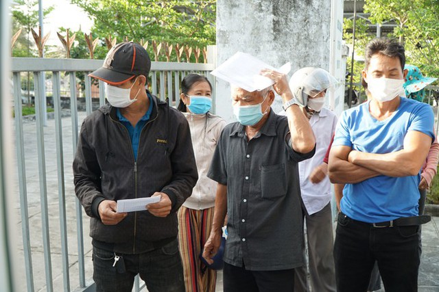 Khánh Hoà chấn chỉnh việc người dân mắc màn chờ làm thủ tục đất đai - Ảnh 3.