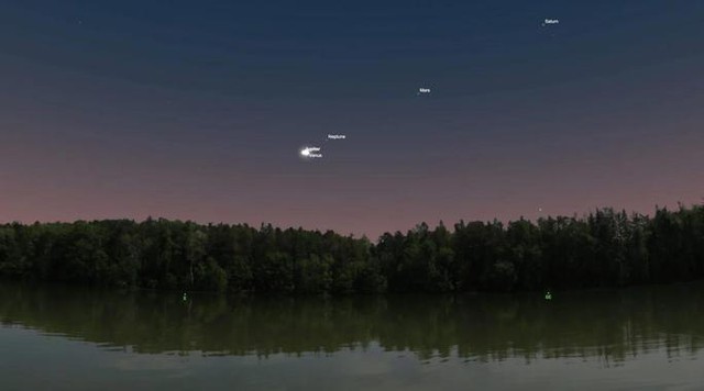 Tomorrow morning, the sky appears 2 merging planets - Photo 1.