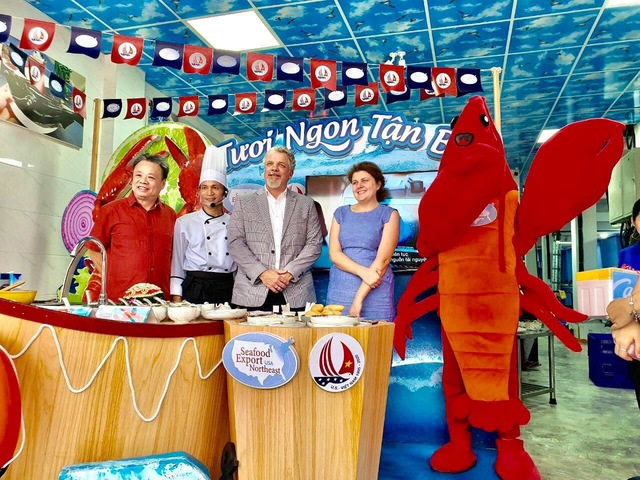 ‘Ảo thuật gia’ của bếp tiết lộ góc khuất nghề: Từ chân nhặt rau kiếm từng 500 đồng lẻ trở thành bếp trưởng xây dựng nên công thức của chuỗi nhà hàng lớn Việt Nam - Ảnh 4. ‘Ảo thuật gia’ của bếp tiết lộ góc khuất nghề: Từ chân nhặt rau kiếm từng 500 đồng lẻ trở thành bếp trưởng xây dựng nên công thức của chuỗi nhà hàng lớn Việt Nam - Ảnh 4.