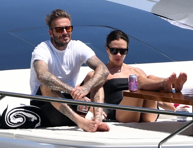 Brooklyn Beckham và ái nữ tỷ phú cưới: Hôn lễ 68 tỷ ở dinh thự 2293 tỷ, Gigi Hadid, Hoàng tử Harry và dàn sao khủng, tỷ phú quy tụ - Ảnh 19.