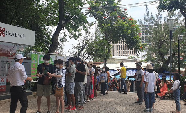   Tourists are eager to go to amusement parks in Da Nang, 5-6 times more crowded than usual - Photo 1.