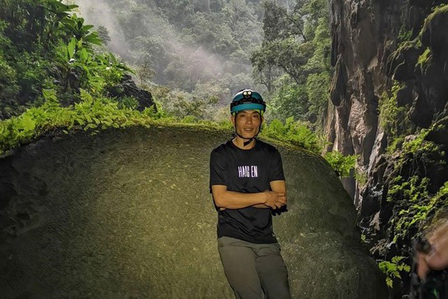 Chuyện hàng trăm lâm tặc hoàn lương: Dẫn tour hang động lớn nhất Việt Nam, lương giảm hơn phân nửa nhưng được sống thanh thản đầu óc - Ảnh 2.