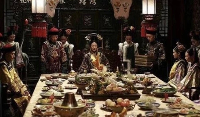 Bữa ăn của Hoàng đế nhà Thanh có xa hoa khủng khiếp như trong phim? Sử sách ghi lại sự thật khiến hậu thế phải choáng váng - Ảnh 4.