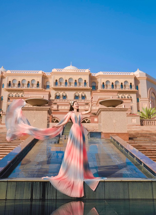 Nữ giám đốc Sài Gòn chi gần nửa tỷ đi UAE, xách theo 5 vali, bao trọn 1 chuyến trực thăng 21 triệu cho 15 phút ngắm toàn Dubai - Ảnh 8. Nữ giám đốc Sài Gòn chi gần nửa tỷ đi UAE, xách theo 5 vali, bao trọn 1 chuyến trực thăng 21 triệu cho 15 phút ngắm toàn Dubai - Ảnh 8.